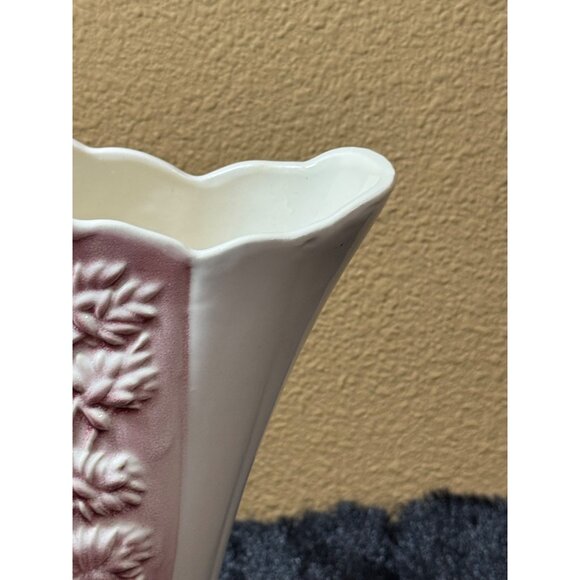 Vintage Hull Fan Vase #50 White Maroon Gazelle Deer  Scalloped Top - Picture 4 of 10